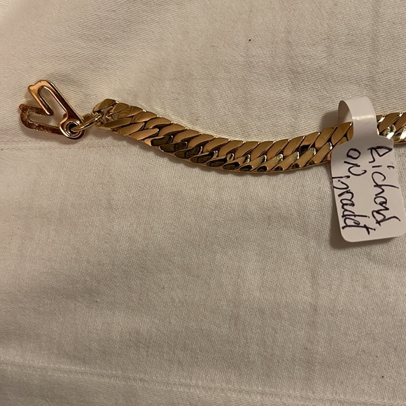 “Richard” engraved Vintage Spidel Gold Plated Bracelet. Decorative Chip. 8” - Picture 4 of 7